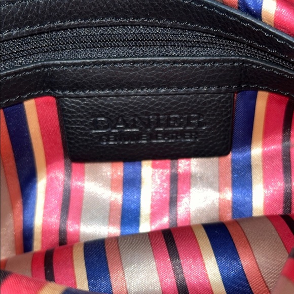 Danier Black Leather Crossbody Silver Hardware - Picture 5 of 10